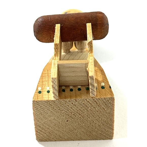 Hand Carved Wooden Woman at Spinning Wheel Folk Art Scandinavian Erzgebirge - Picture 5 of 5